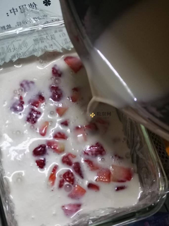 美炸天的红颜椰奶冻（草莓椰奶冻）的做法 步骤3