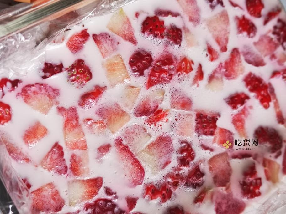 美炸天的红颜椰奶冻（草莓椰奶冻）的做法 步骤5