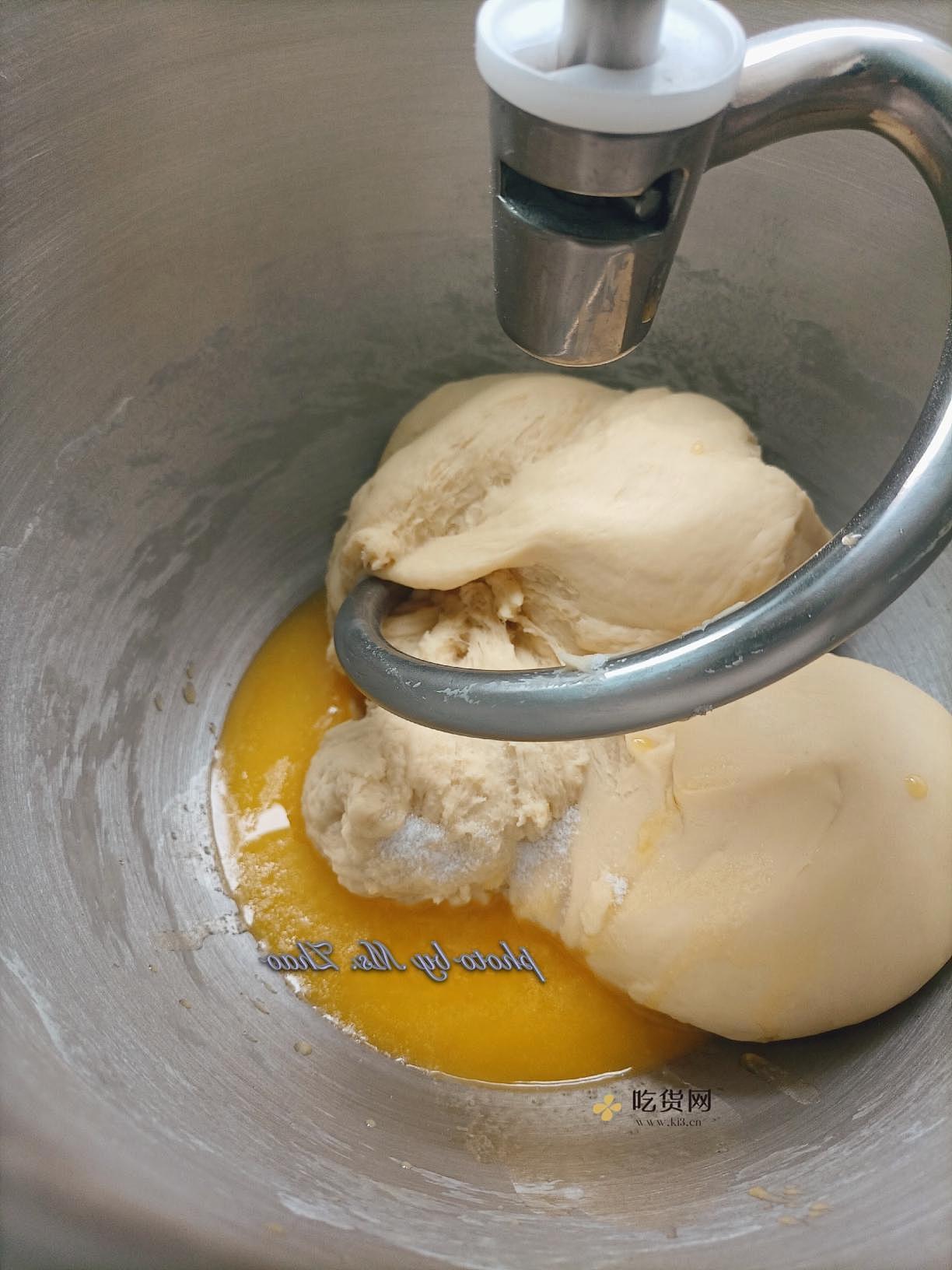 只需一次发酵  一次哦  零失败低甜度奶香吐司的做法 步骤5