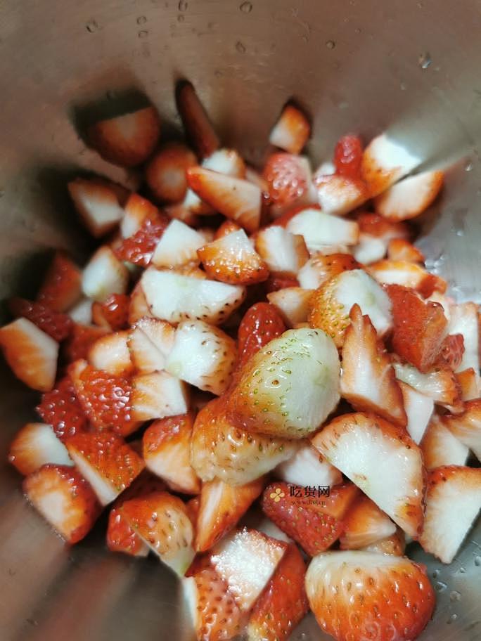 小美草莓酱的做法 步骤1