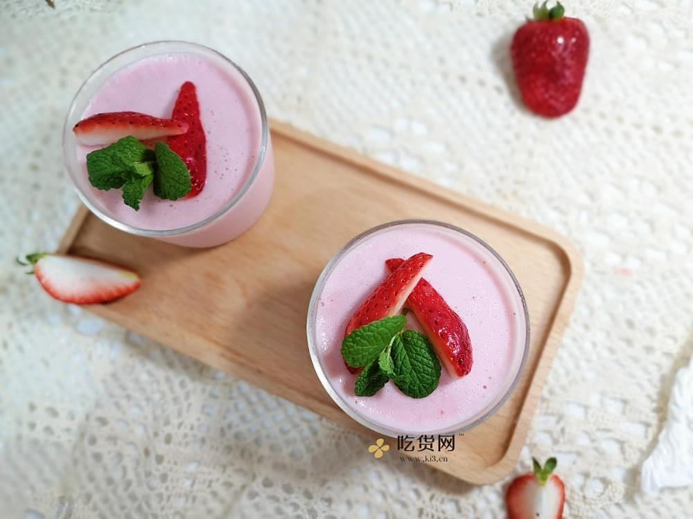 粉嘟嘟的草莓酸奶布丁的做法 步骤11