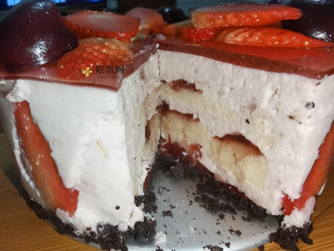 不用烤箱的草莓酸奶慕斯芝士蛋糕的做法 步骤15