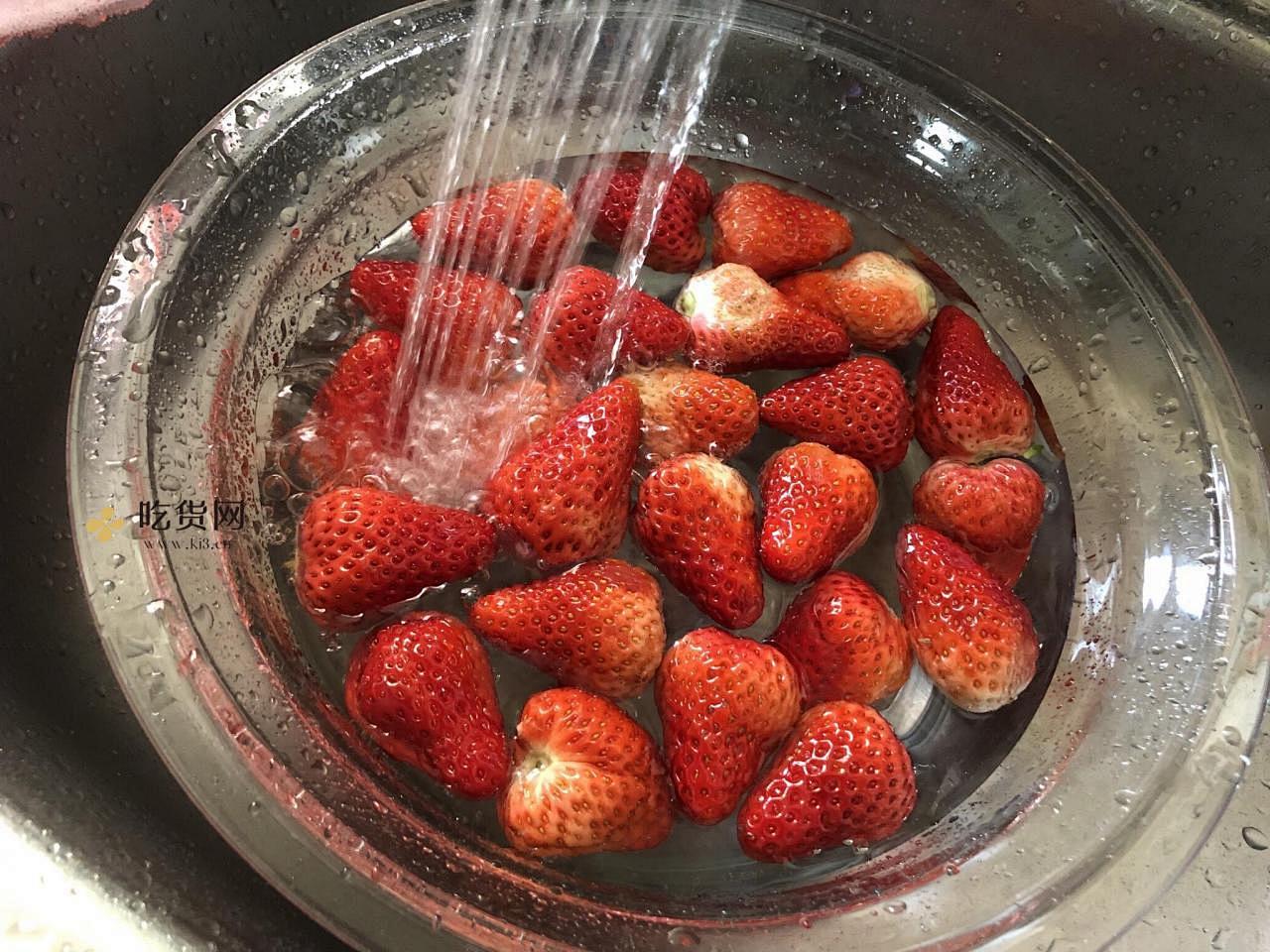 春天的草莓酱的做法 步骤1