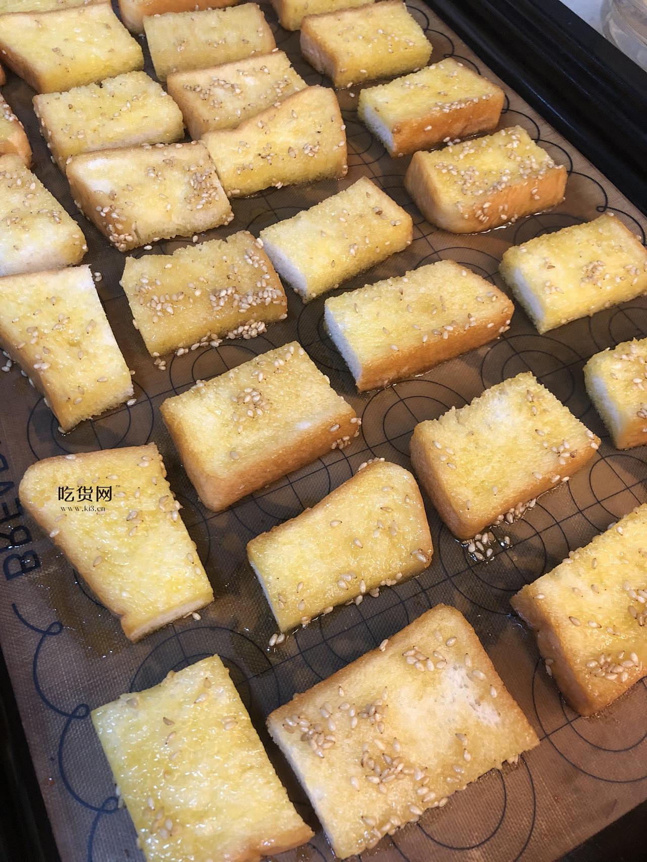 健康小零食蜂蜜黄油面包干的做法 步骤7