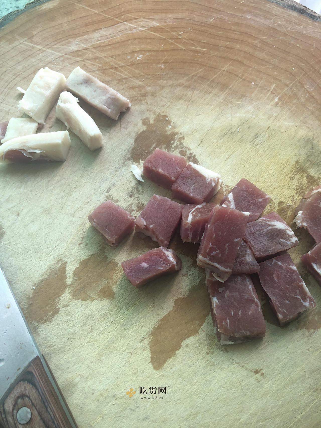 黑胡椒金蒜牛肉粒的做法 步骤2