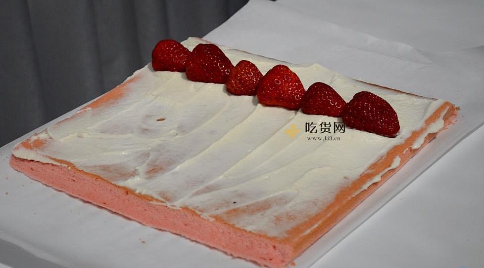 草莓蛋糕卷‼️颜值口感满分?的做法 步骤9