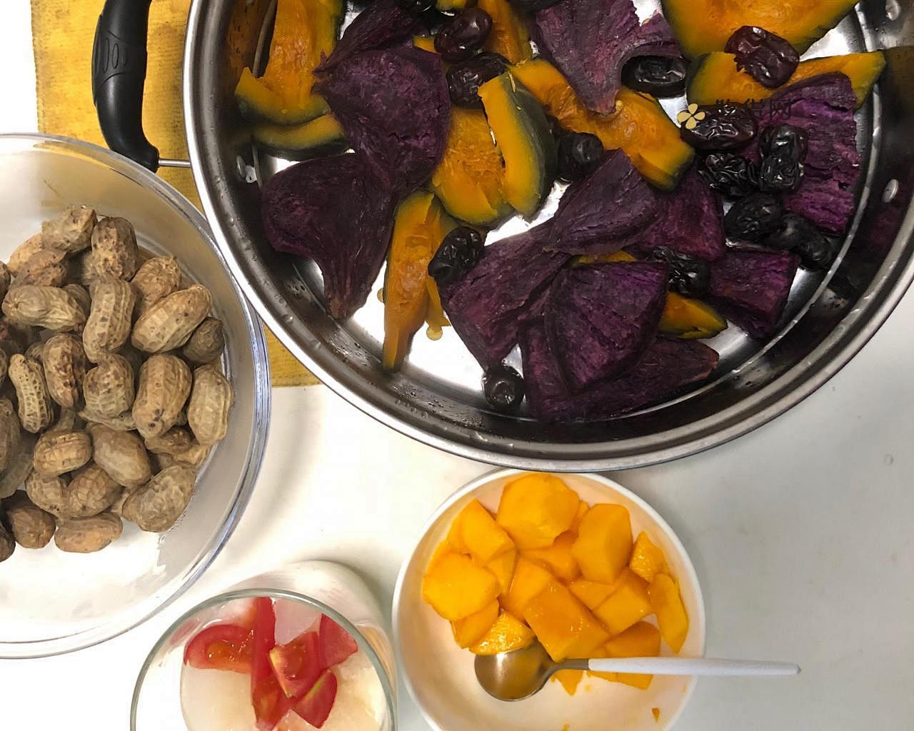 秋天减肥餐-家庭版五谷丰登蒸南瓜花生紫薯红枣的做法 步骤5