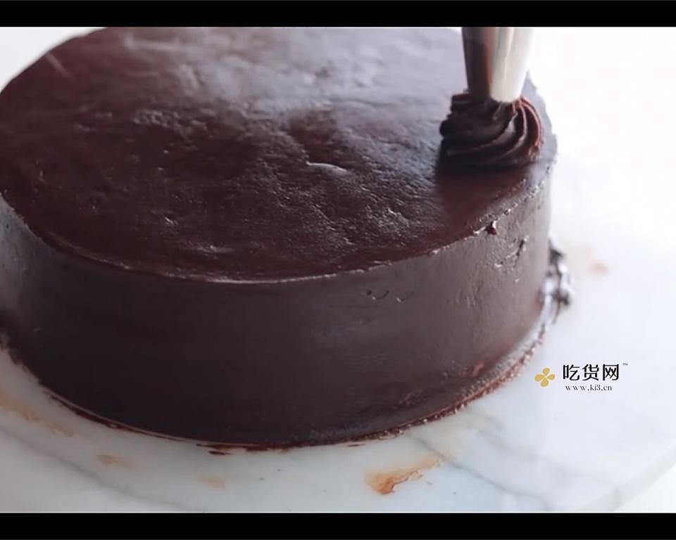 「巧克力甘纳许草莓蛋糕」巧克力爱好者不容错过的蛋糕的做法 步骤18