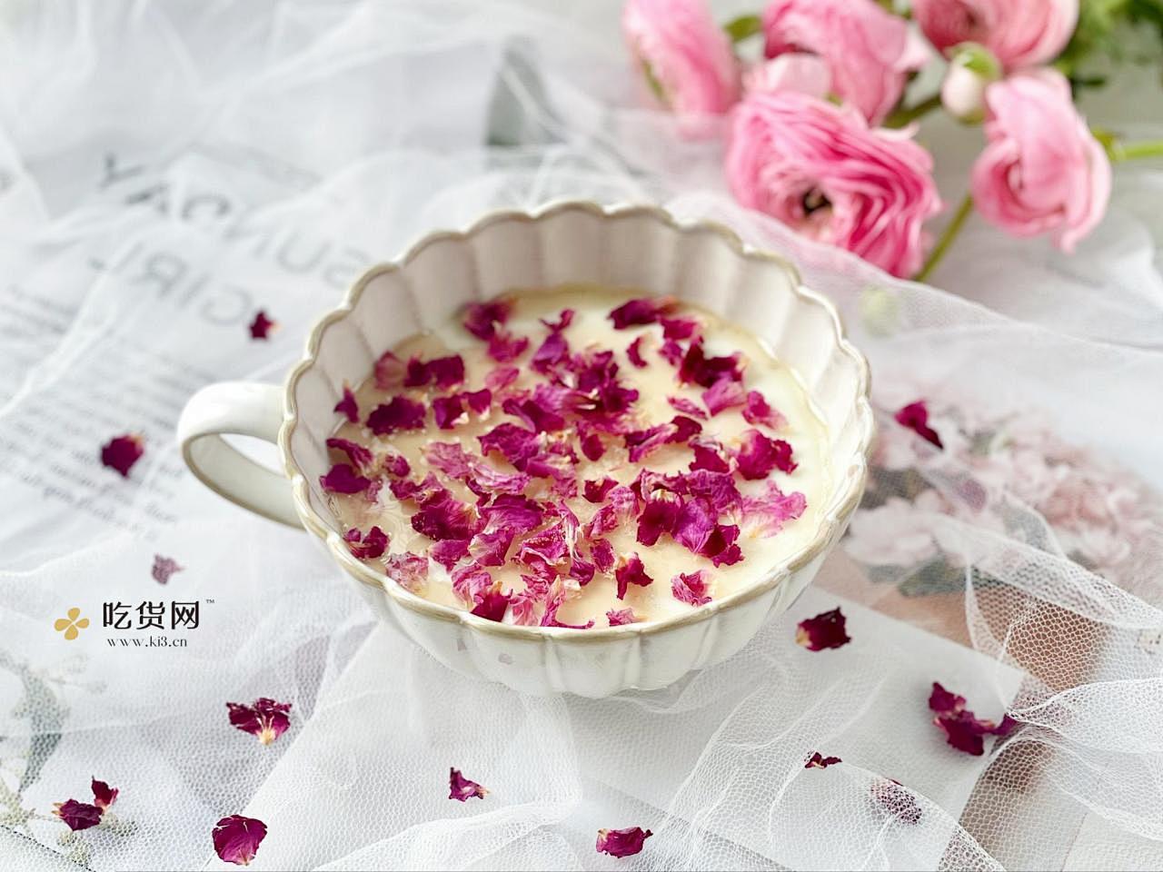 蜂蜜玫瑰炖奶，入口即化，美容养颜的做法 步骤8