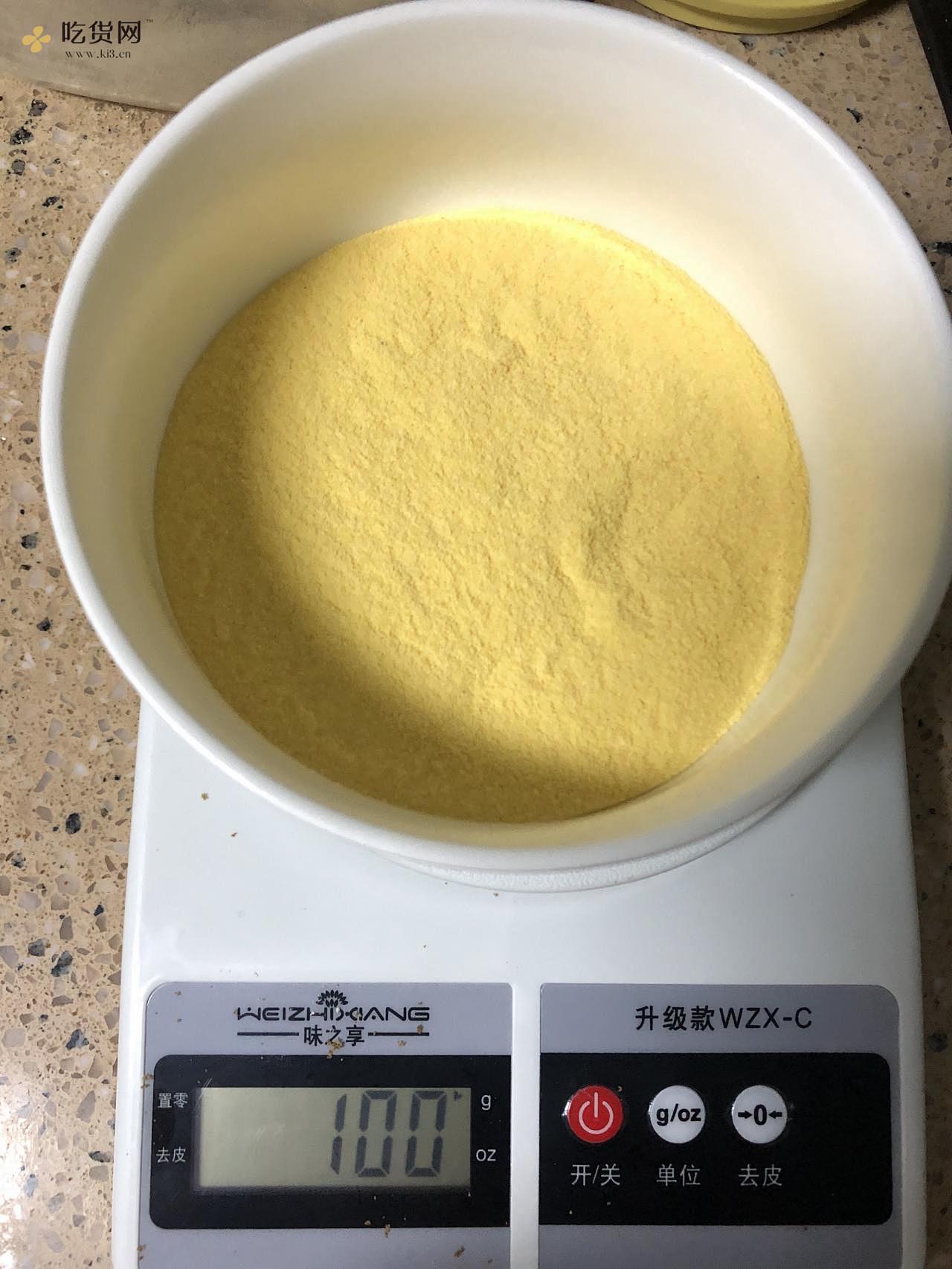纯玉米面窝窝头(烫面.不发酵)的做法 步骤1