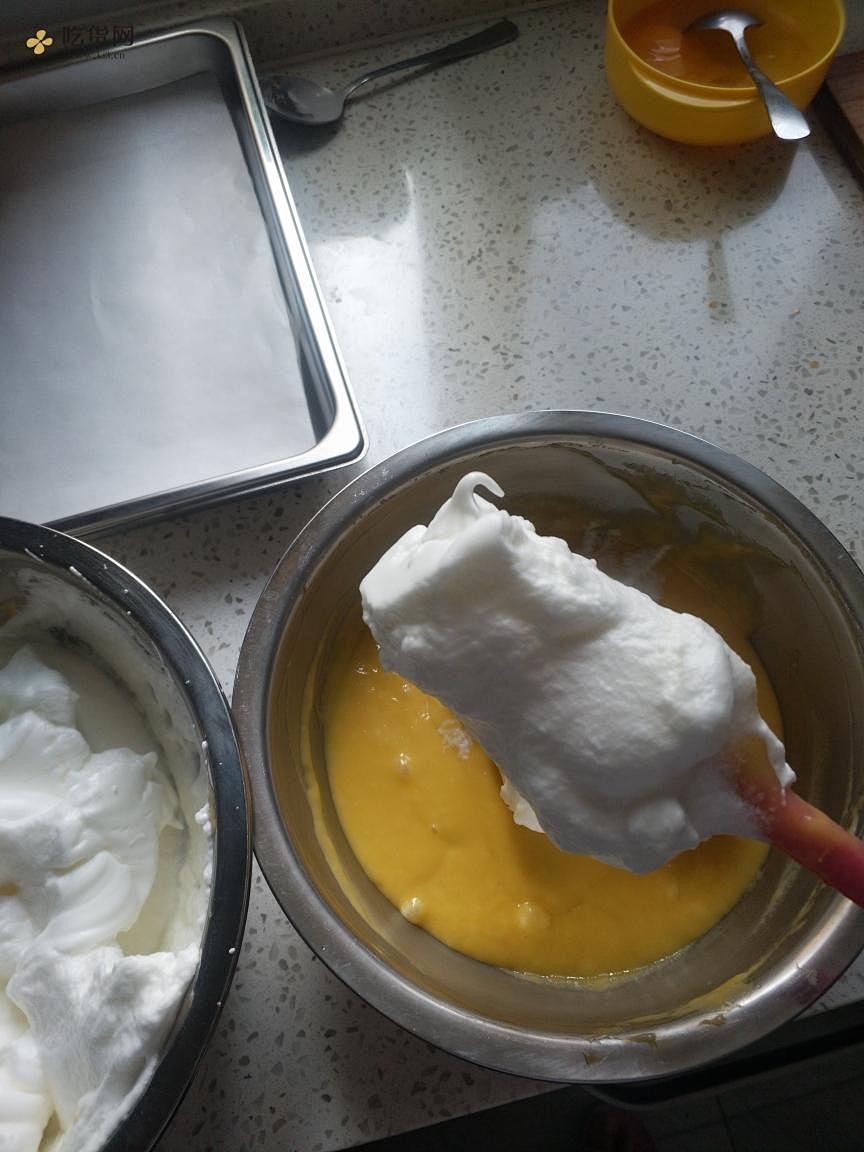 蜂蜜味12个蛋戚风蛋糕（高粉+玉米淀粉）的做法 步骤4