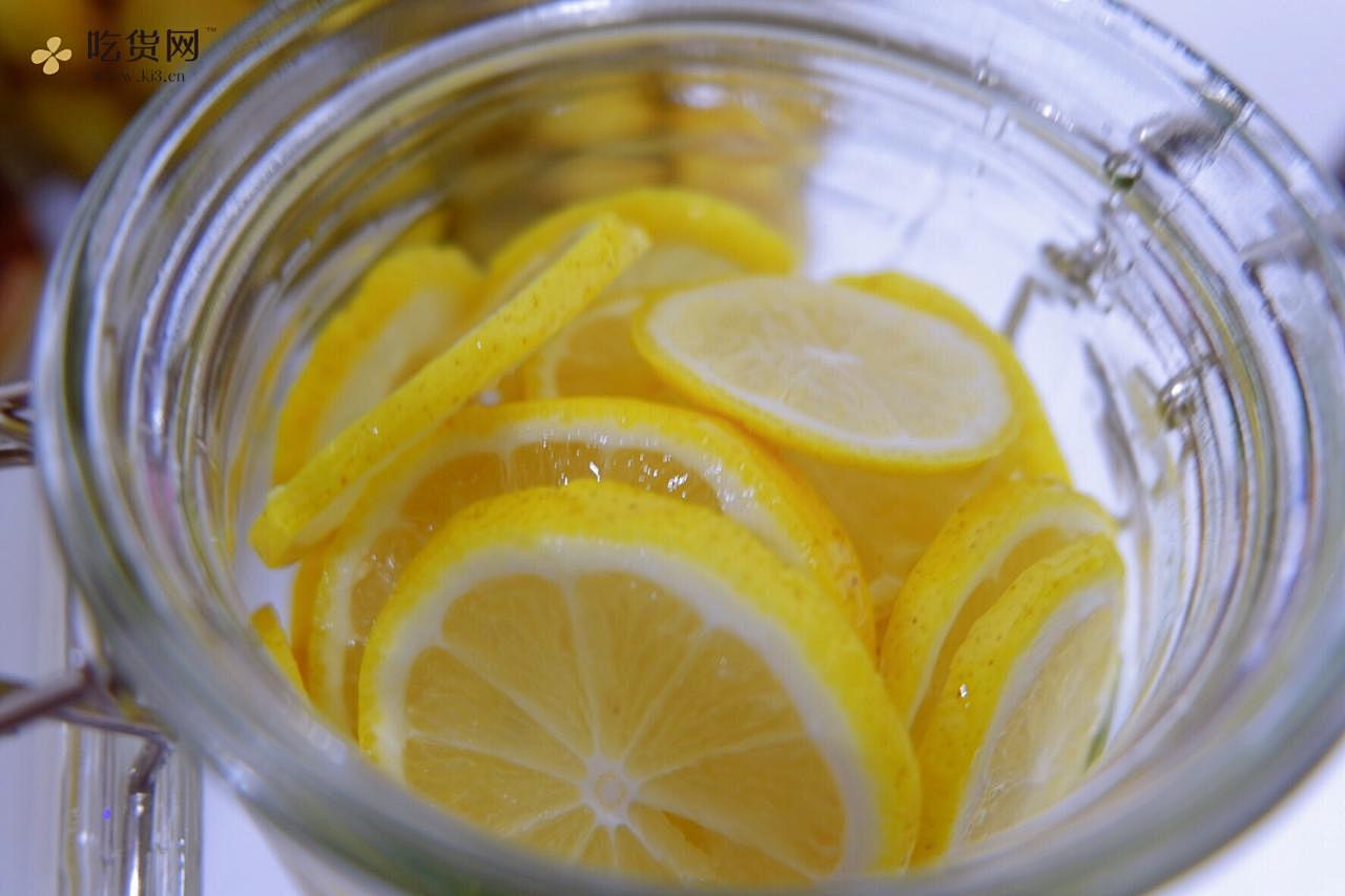 自制夏日蜂蜜柠檬水?的做法 步骤4