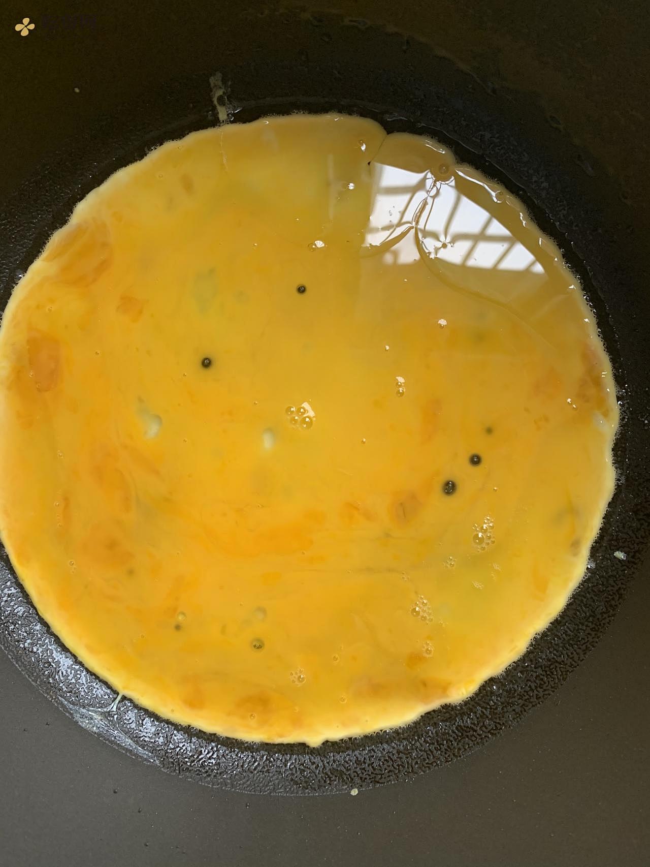 ‼️一口爆汁番茄鸡蛋蒸包〰️零厨艺的做法 步骤2