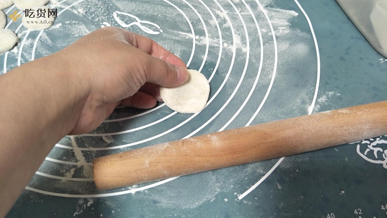 手工揉面三分钟，又韧又薄又好包的饺子皮的做法 步骤31