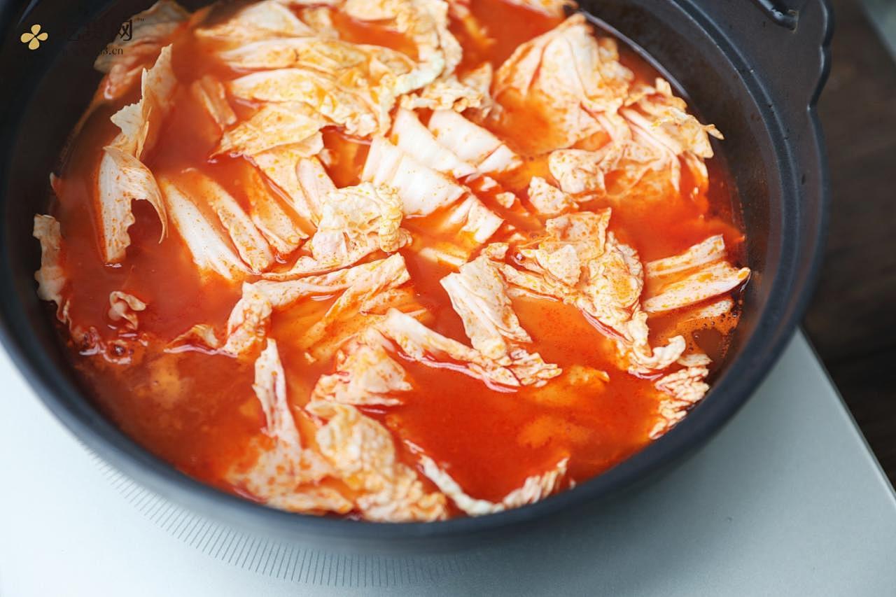 超浓郁的韩式辣白菜豆腐汤‼️冬日治愈美食的做法 步骤12