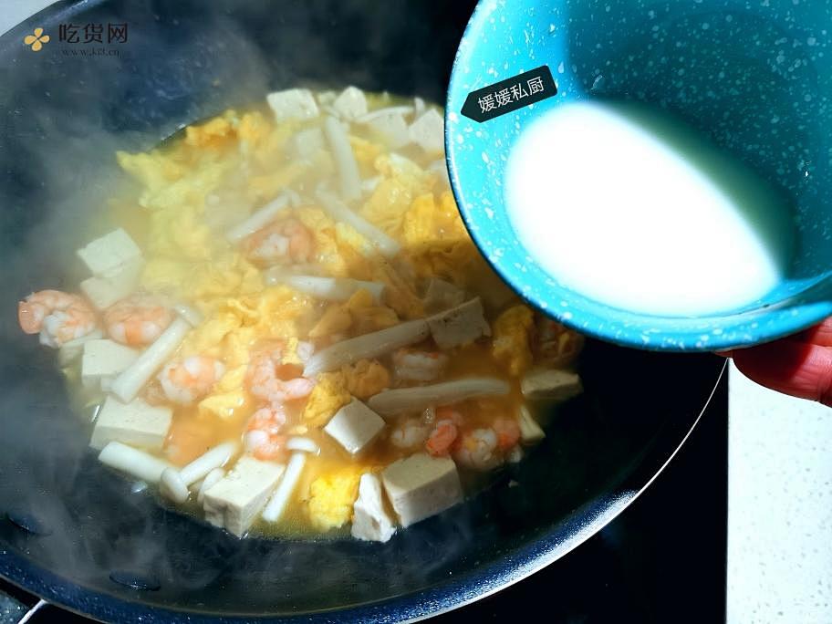 虾仁菌菇鸡蛋汤的做法 步骤8