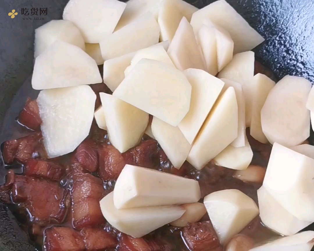 原汁原味的家常土豆红烧肉的做法 步骤11