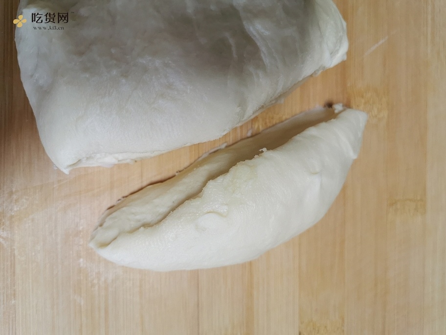 做一次就成功的牛奶吐司面包（手和面揉出手套膜）最后附全麦吐司的做法 步骤14