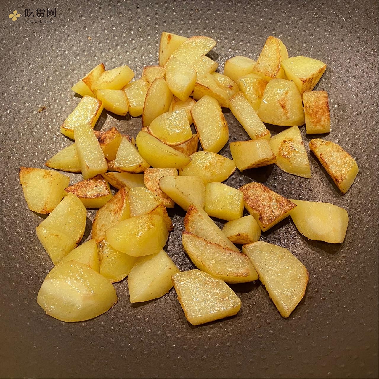 家常红烧排骨土豆的做法 步骤1