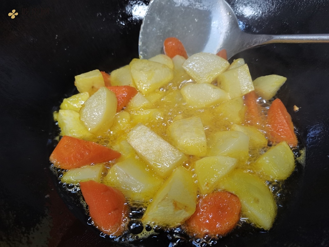 红烧排骨， 土豆玉米胡萝卜，好吃到停不下来的做法 步骤5