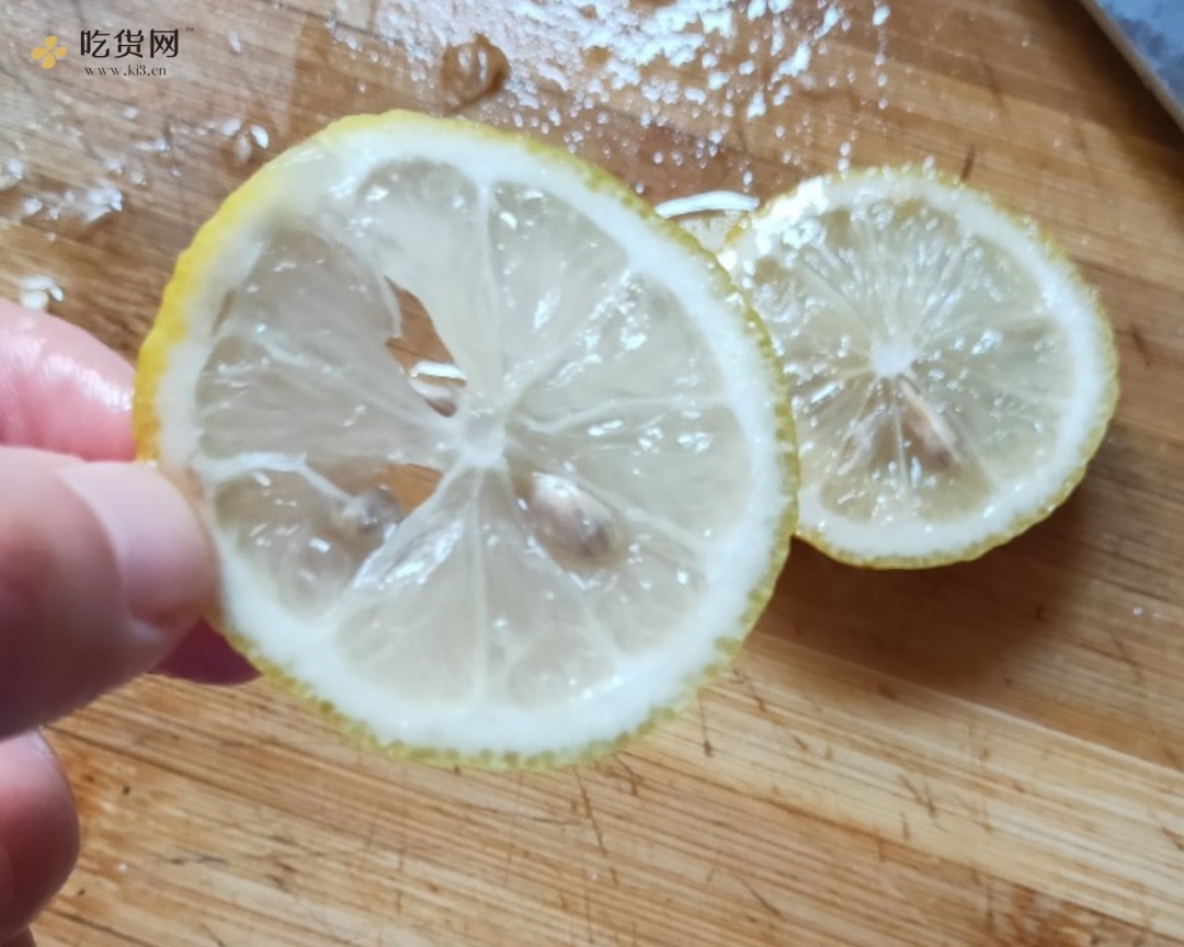 自制网红柠檬无骨鸡爪的做法 步骤3