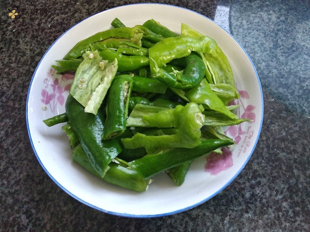 [家常菜]虎皮尖椒/虎皮青椒（健康省油版）的做法 步骤5