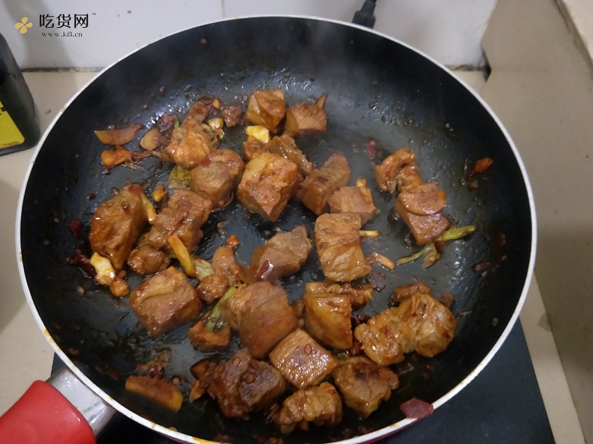 红烧牛腩 / 胡萝卜炖牛肉——冬日热补必备的做法 步骤3