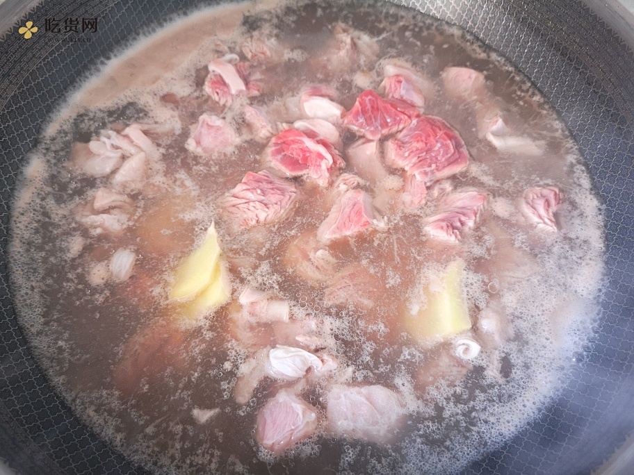 红烧牛肉（高压锅简易版）的做法 步骤1