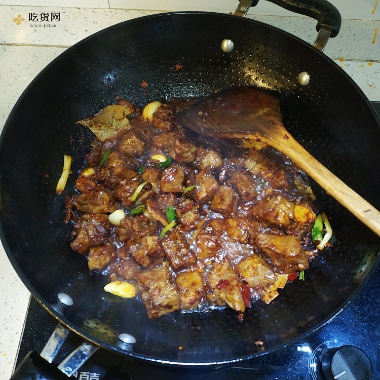 萝卜红烧牛肉的做法 步骤5