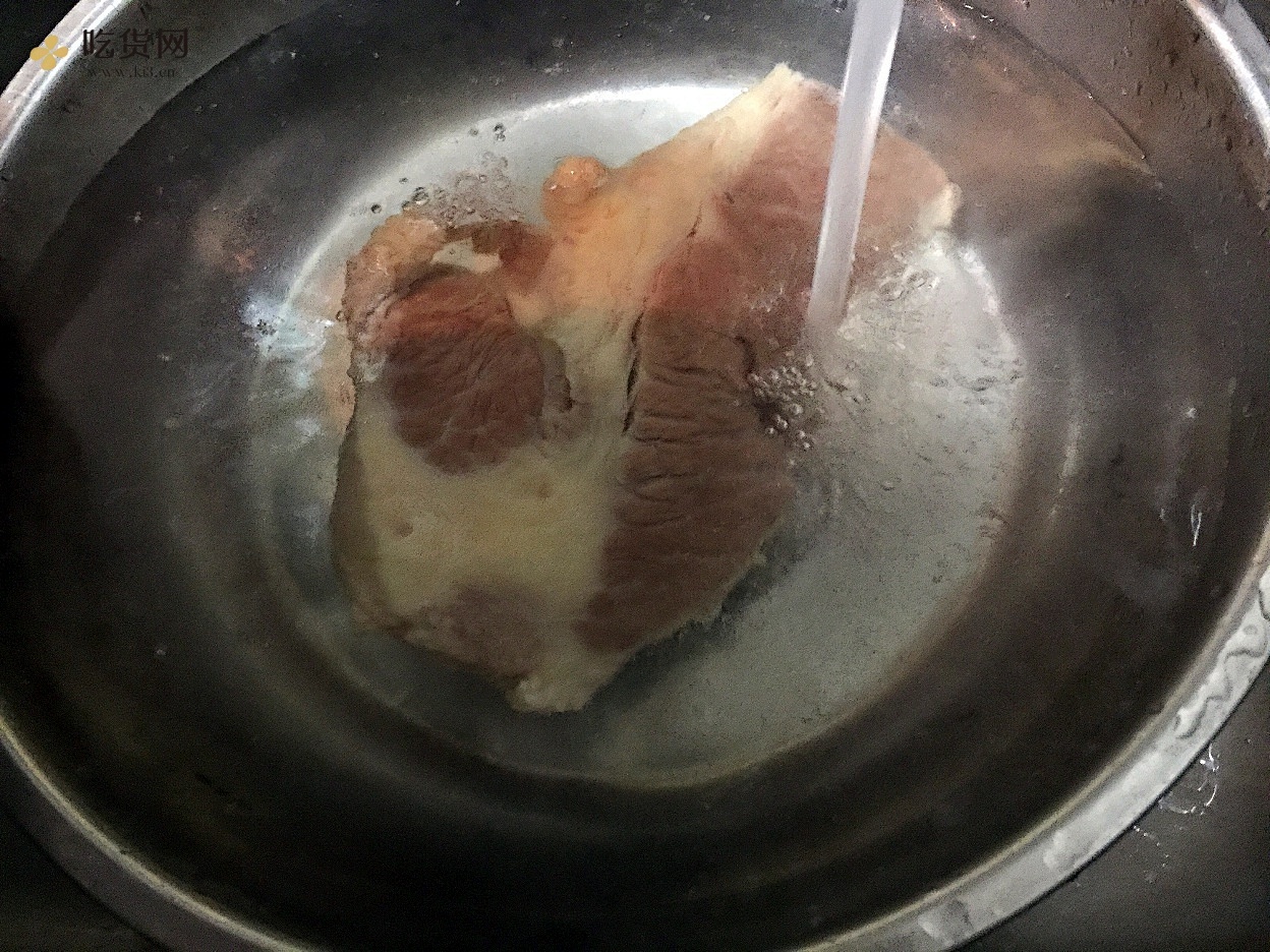 老丁的私房菜-红烧牛肉的做法 步骤2