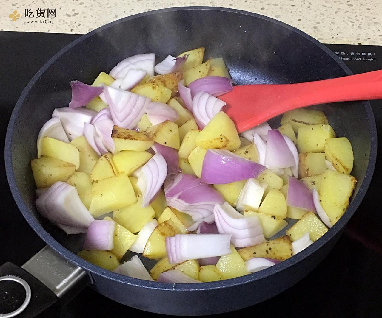 红烧土豆洋葱牛肉的做法 步骤2