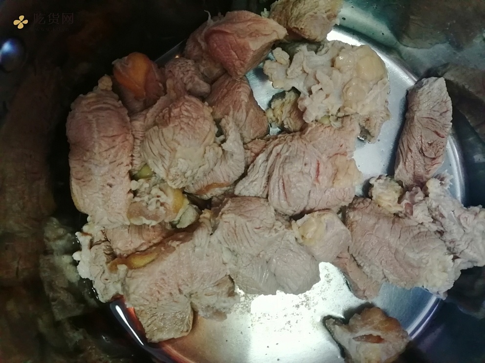 母亲指导红烧牛肉（简单电饭锅）的做法 步骤4