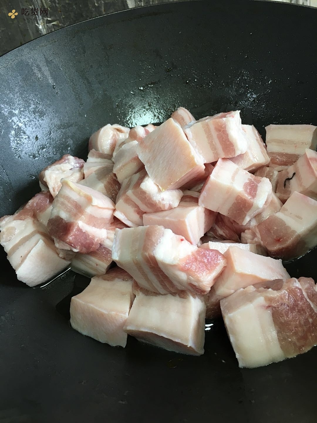 香菇 乌梅干菜烧肉的做法 步骤3