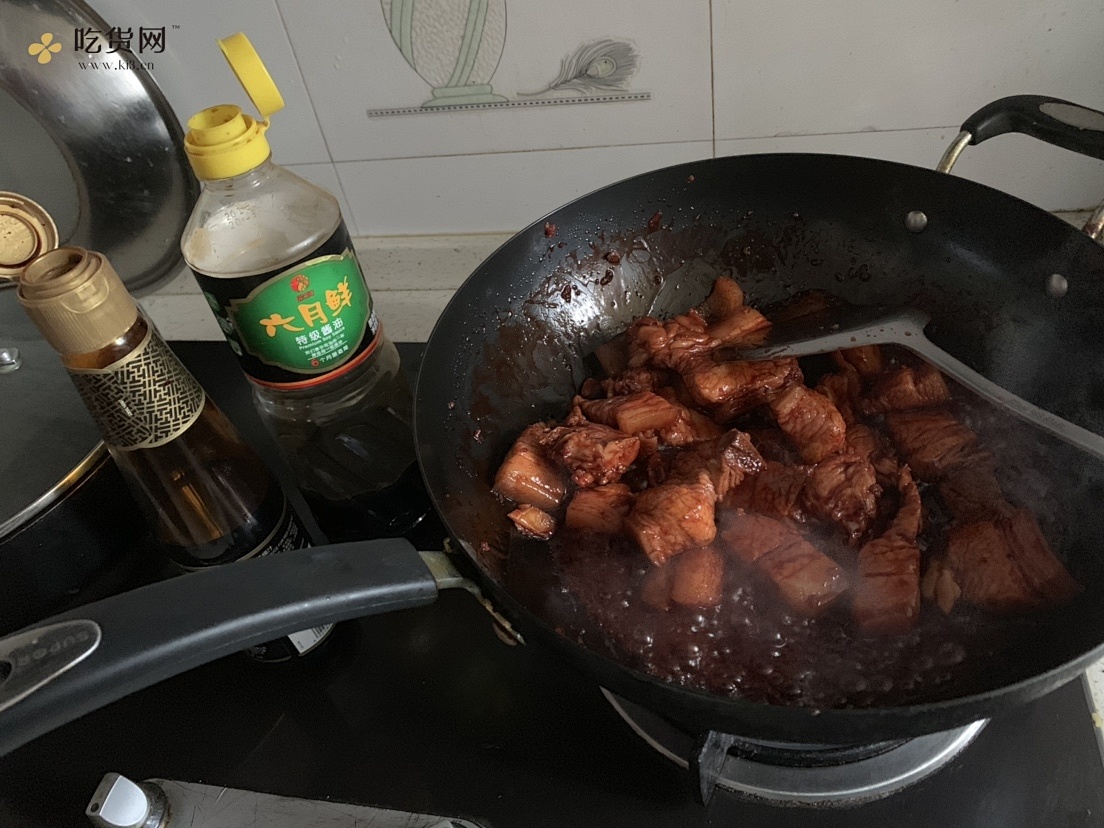 绍兴梅干菜红烧肉，汁水浓郁可以下饭无油的做法 步骤4