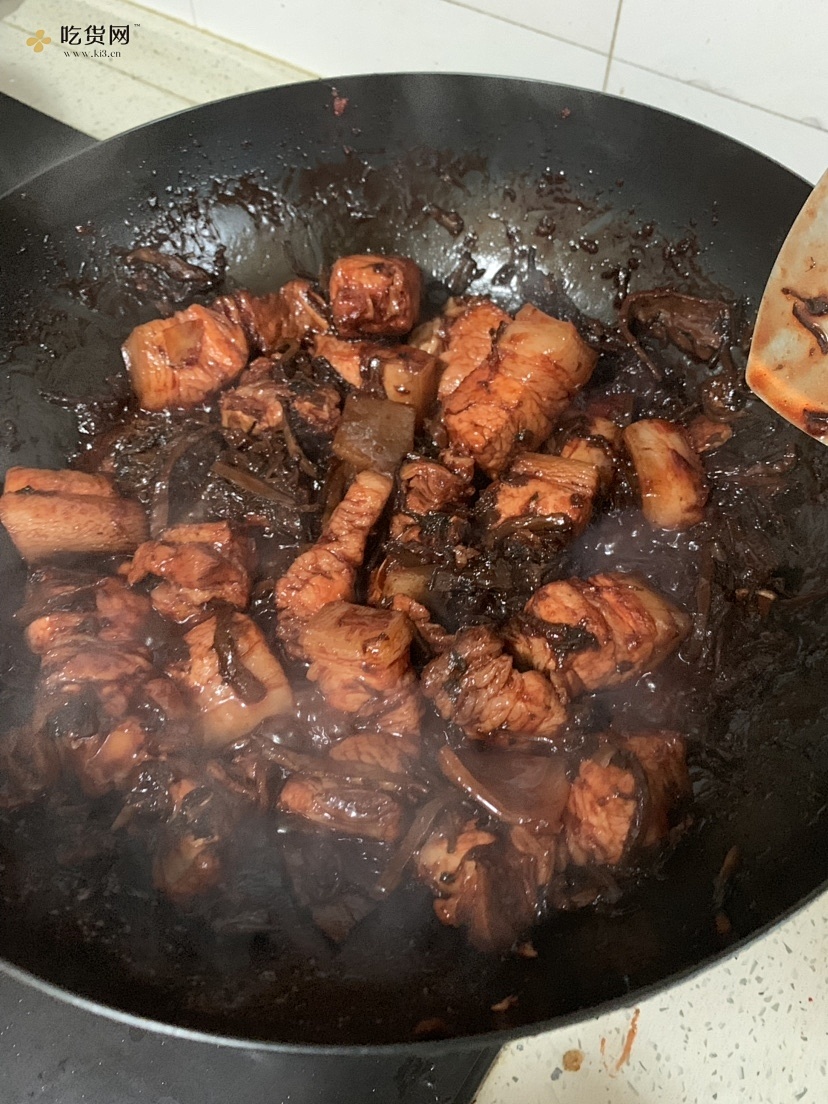 绍兴梅干菜红烧肉，汁水浓郁可以下饭无油的做法 步骤5