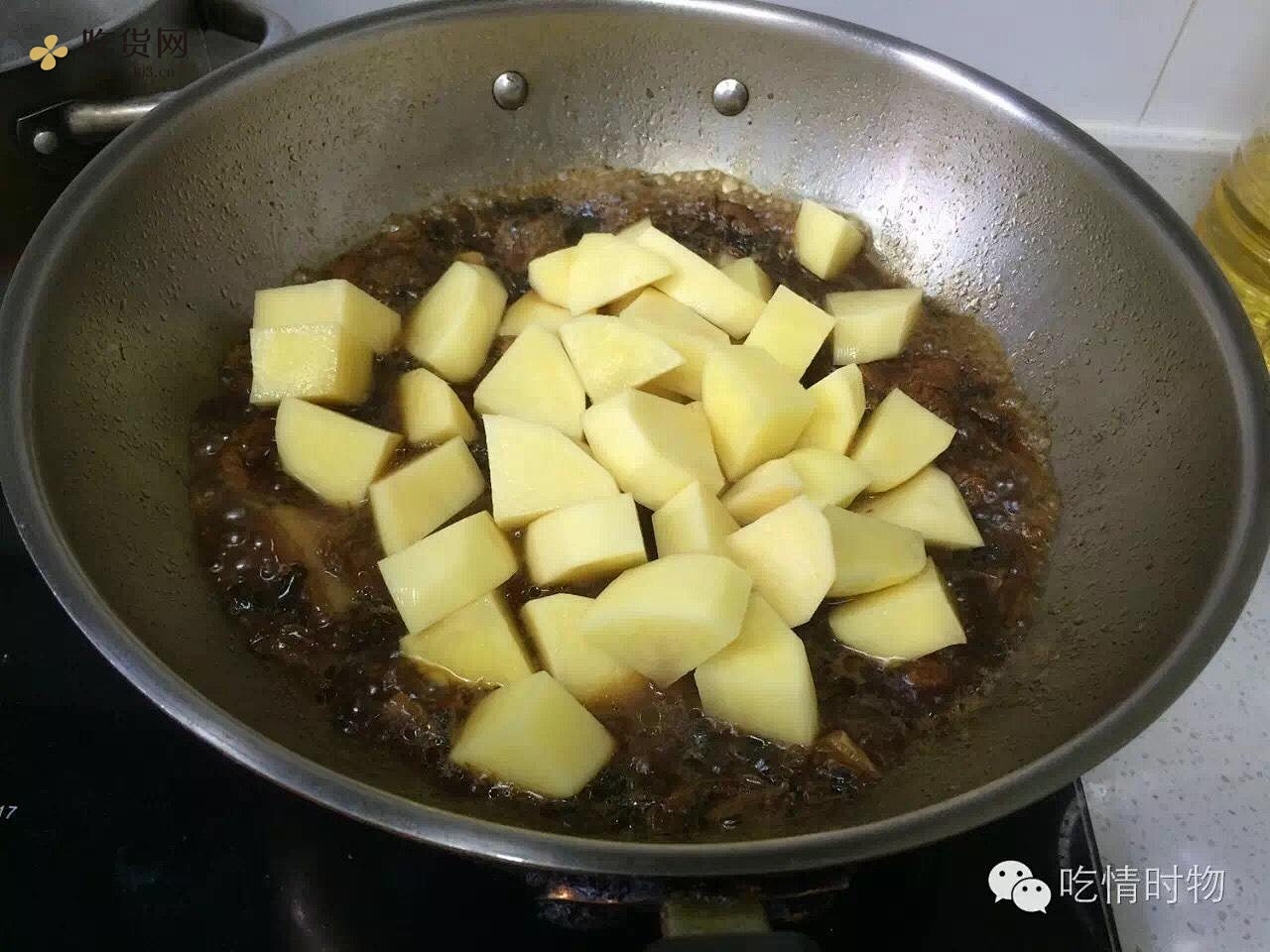 土豆插足梅干菜烧肉的做法 步骤11