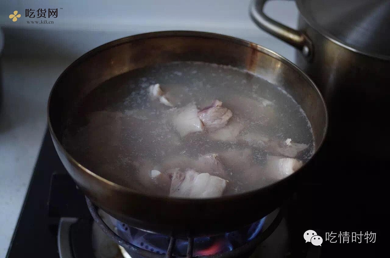 土豆插足梅干菜烧肉的做法 步骤4