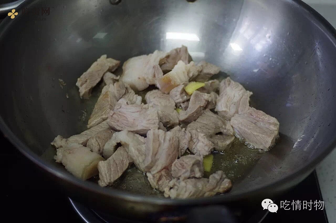 土豆插足梅干菜烧肉的做法 步骤7