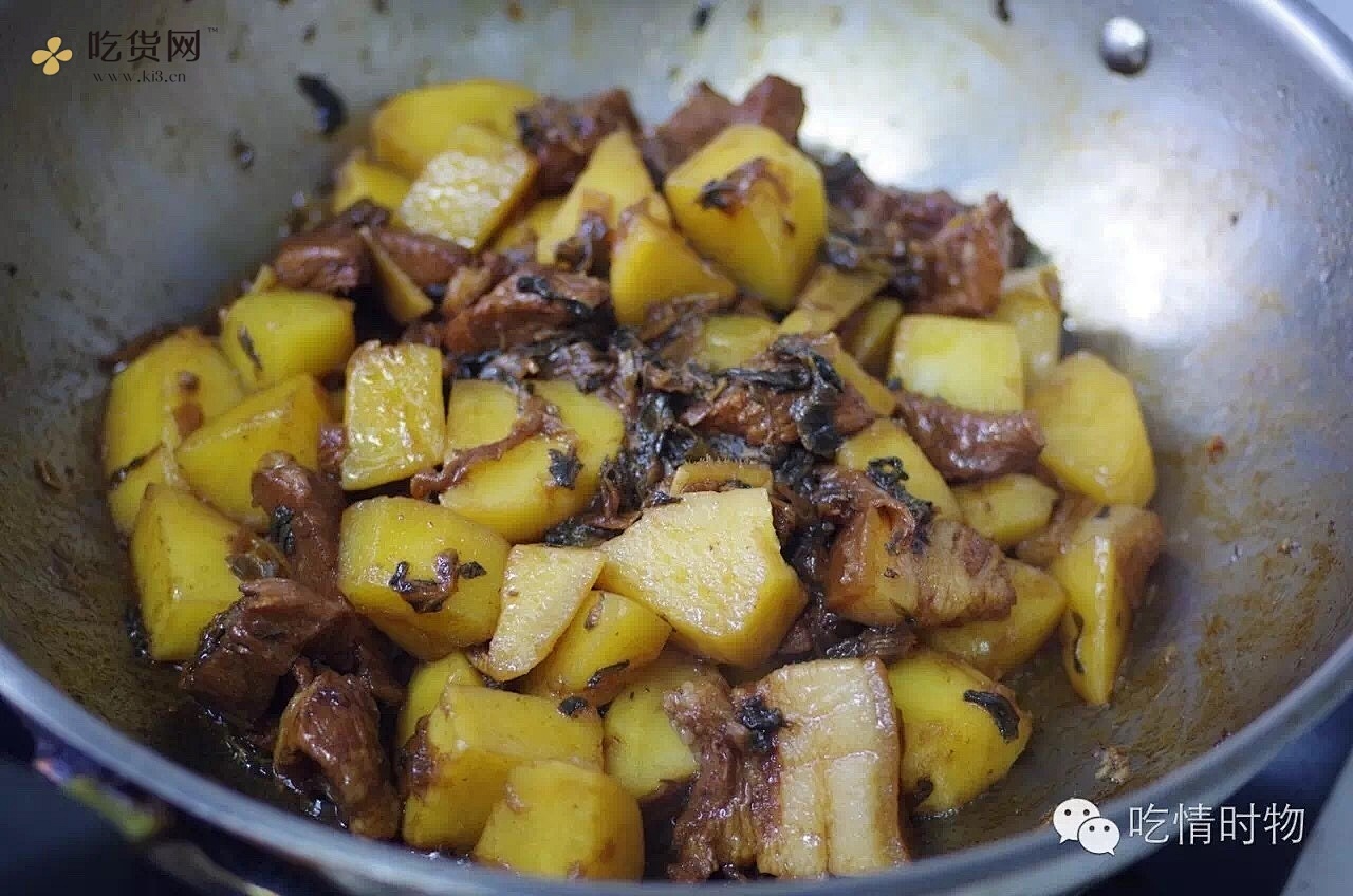 土豆插足梅干菜烧肉的做法 步骤12
