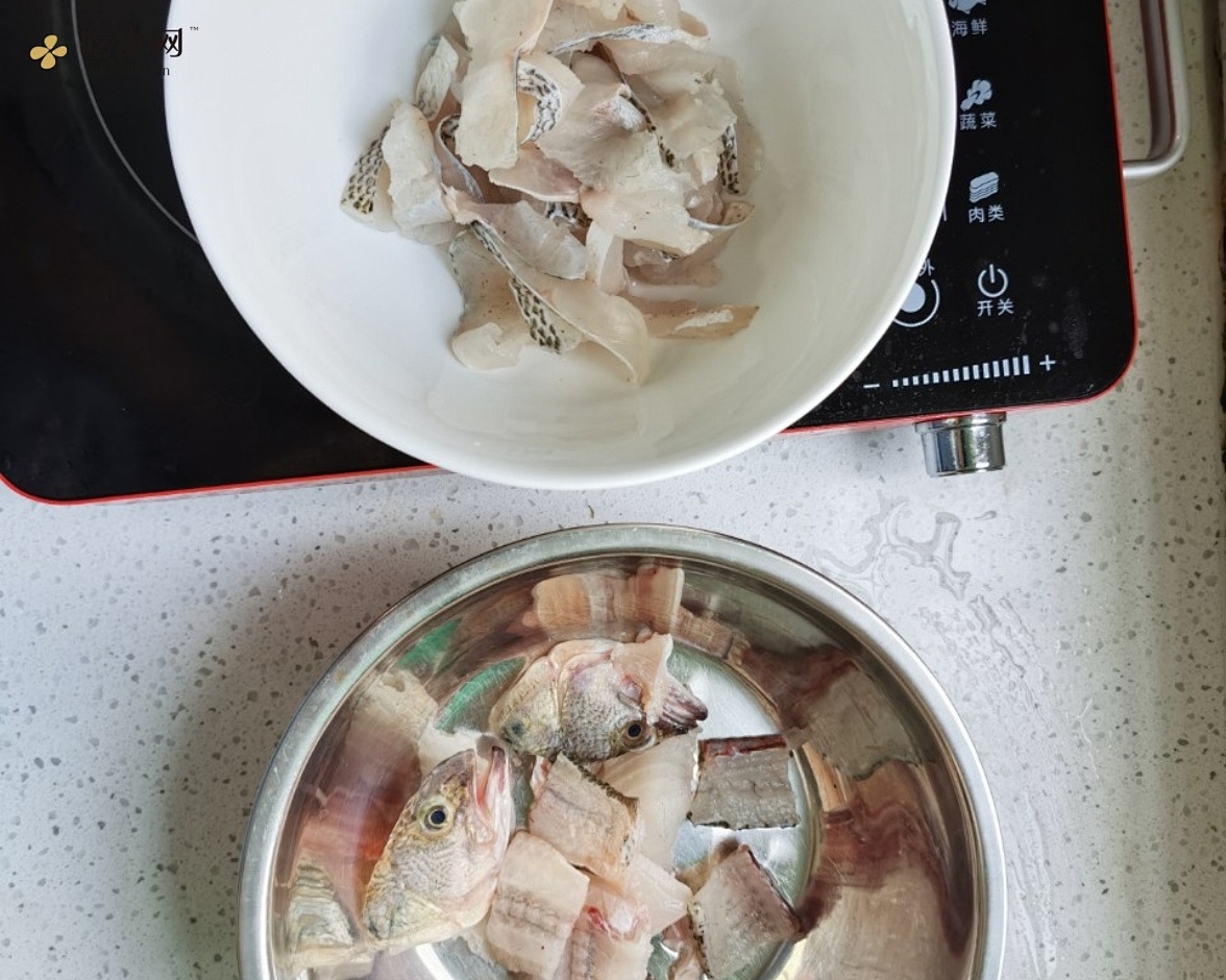 不用调料包的酸菜鱼的做法 步骤3