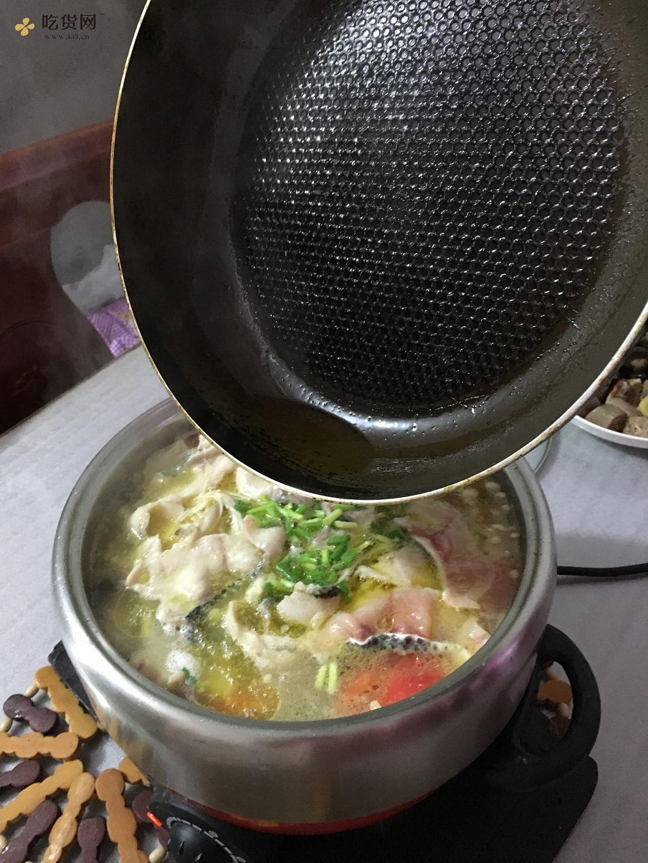 酸菜鱼火锅（菌菇汤底老少皆宜）的做法 步骤8