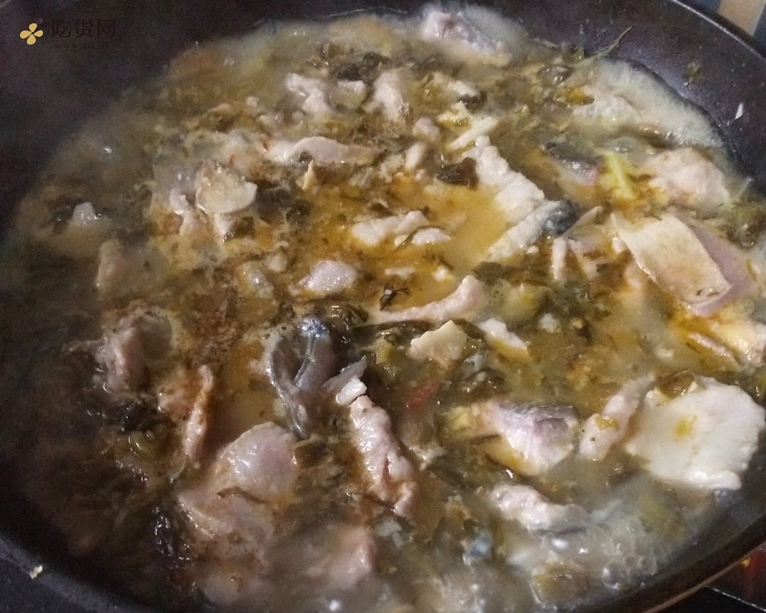 〈酸菜鱼〉，汤都能喝掉。欣小厨 ?的做法 步骤6