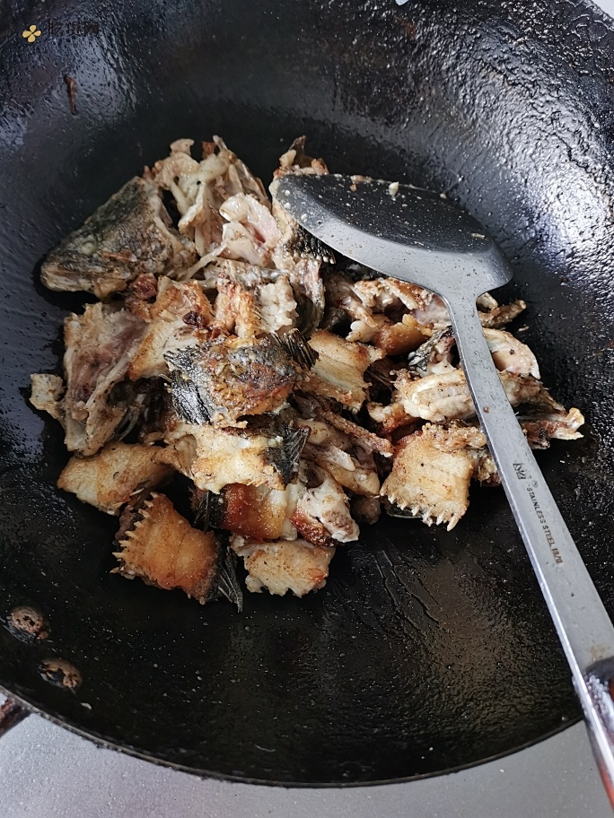 财鱼 黑鱼 酸菜鱼 火锅的做法 步骤4