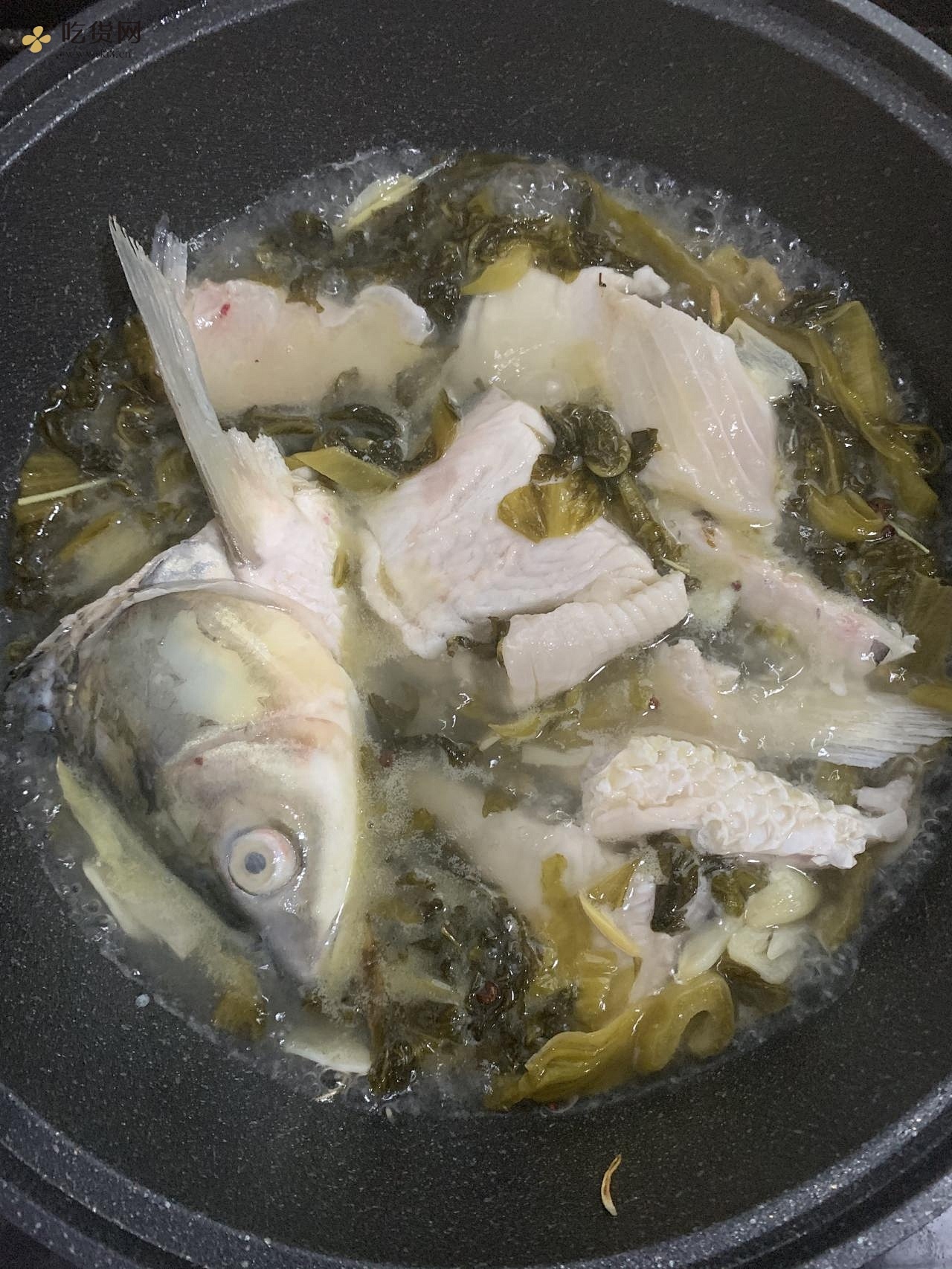 家常版酸菜鱼的做法 步骤6