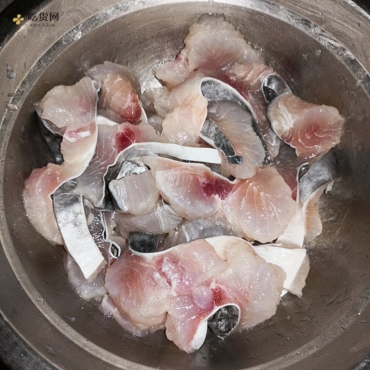 无骨酸菜鱼（巴沙鱼海底捞快手版）的做法 步骤6