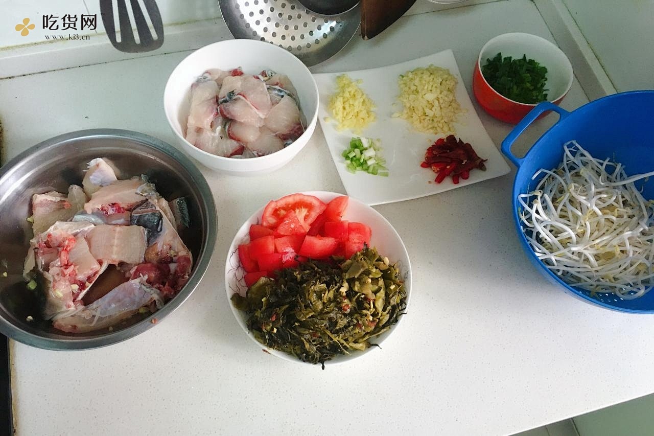 番茄酸菜鱼火锅的做法 步骤1