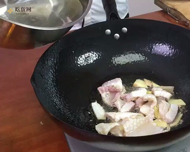 家常粤式酸菜鱼的做法 步骤3