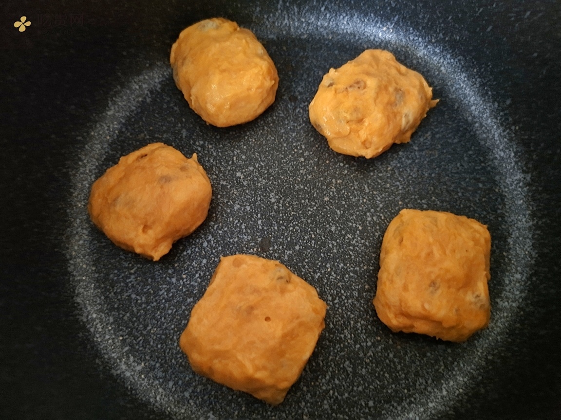 宝宝辅食の红薯小方的做法 步骤4