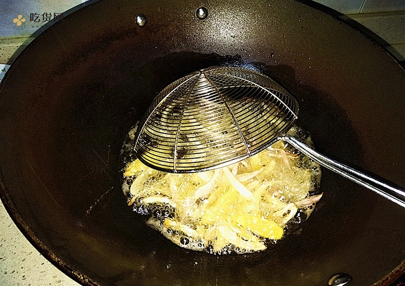 麻辣小龙虾做法全攻略 超详细的小龙虾清洗烹饪方法的做法 步骤3