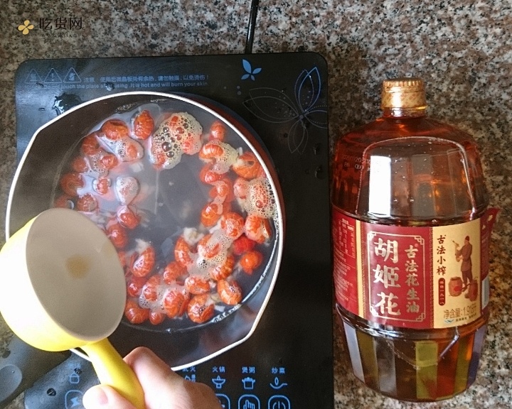 麻辣嗆小龙虾的做法 步骤3